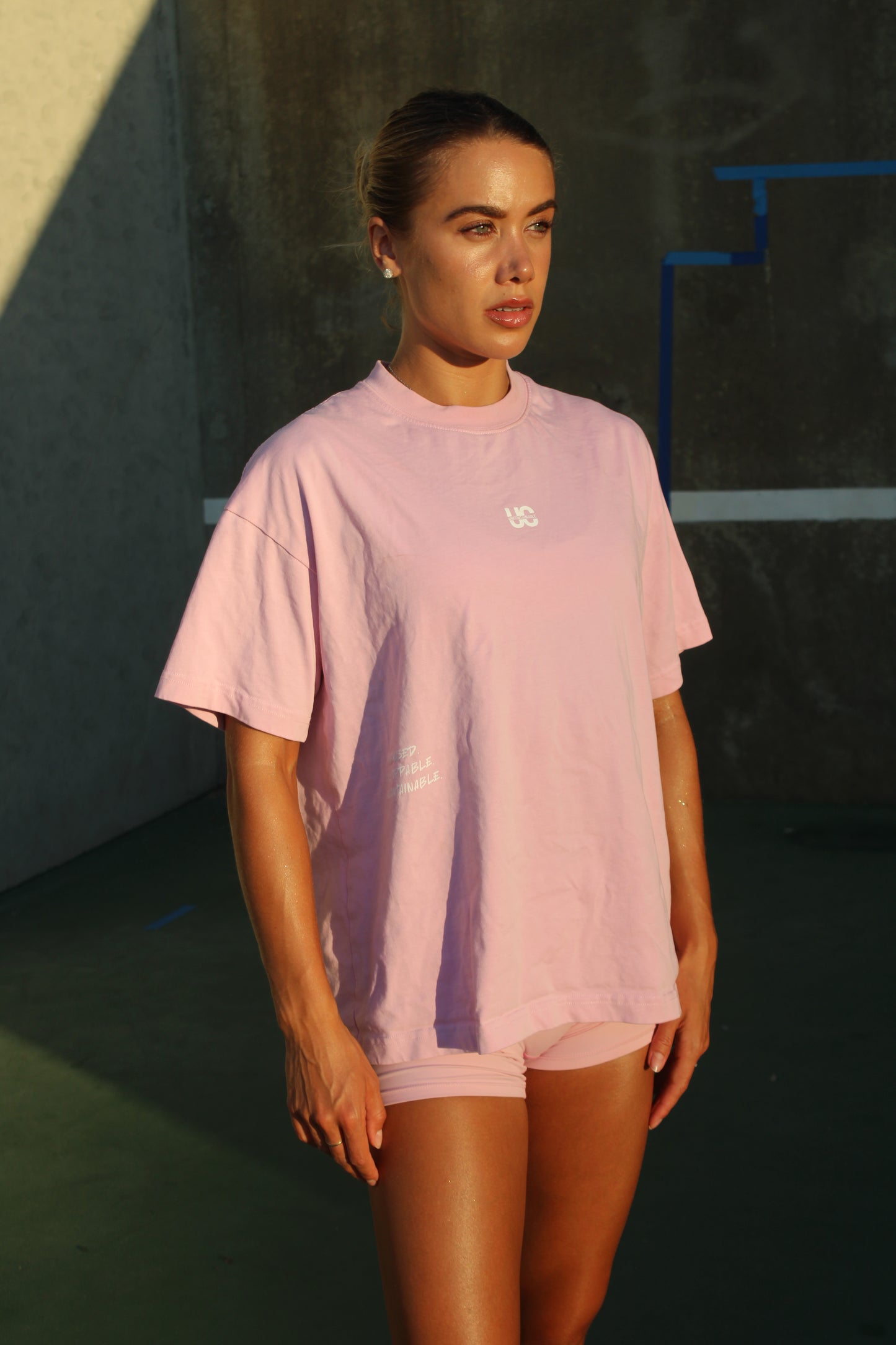 Oversized tee(baby pink): She Is The Vibe