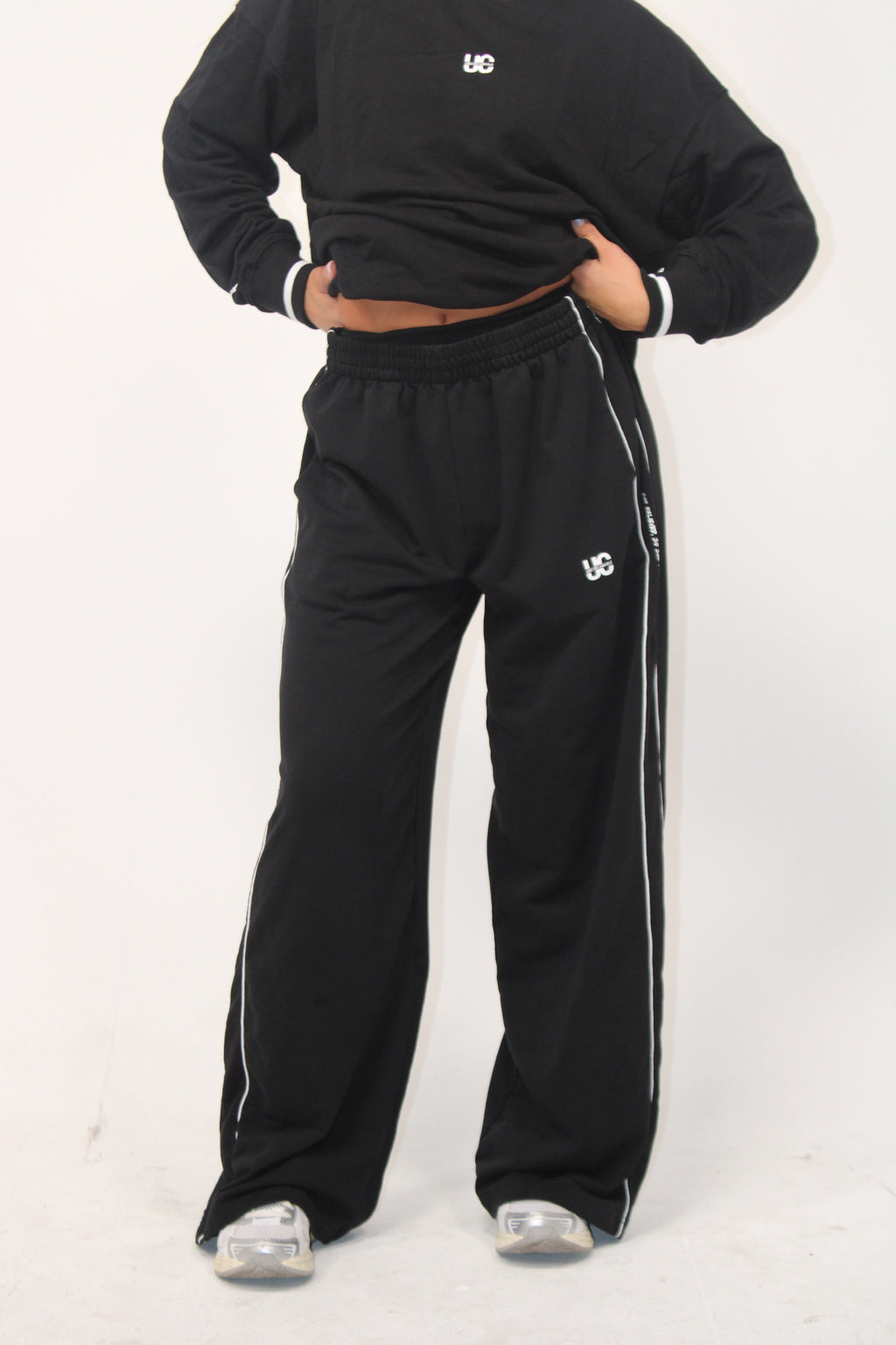 She Believed Wide-legged Sweatpants: Black 5 (PREORDER)