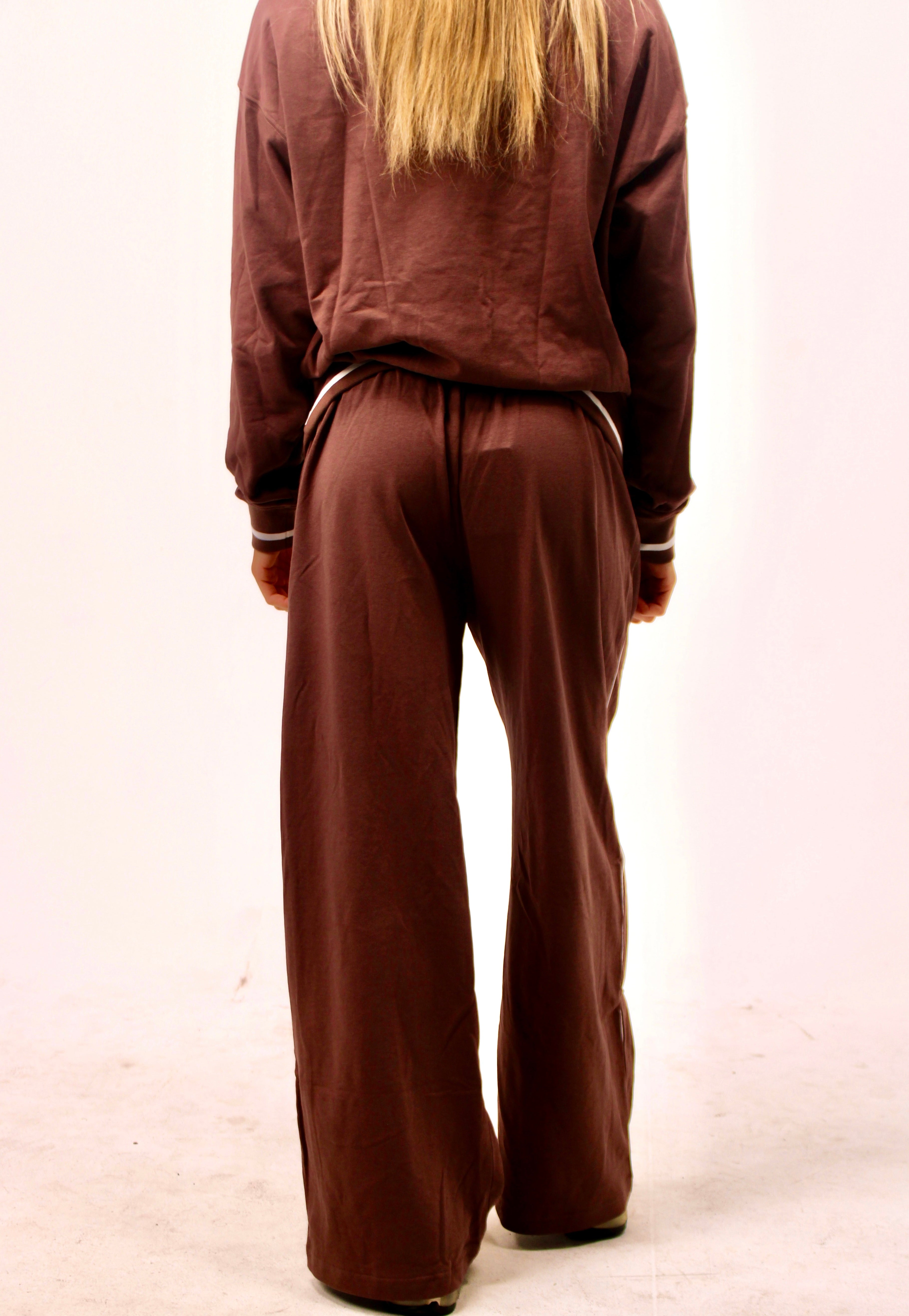 She Believed Wide-legged Sweatpants: Brown