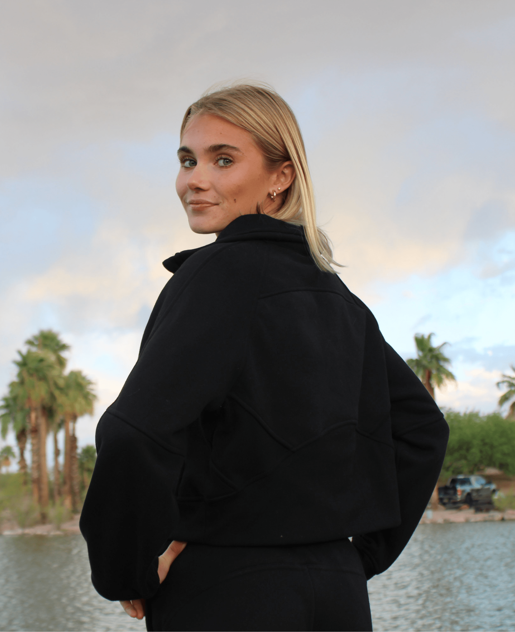 Midnight Half Zip - UncontainableUSA