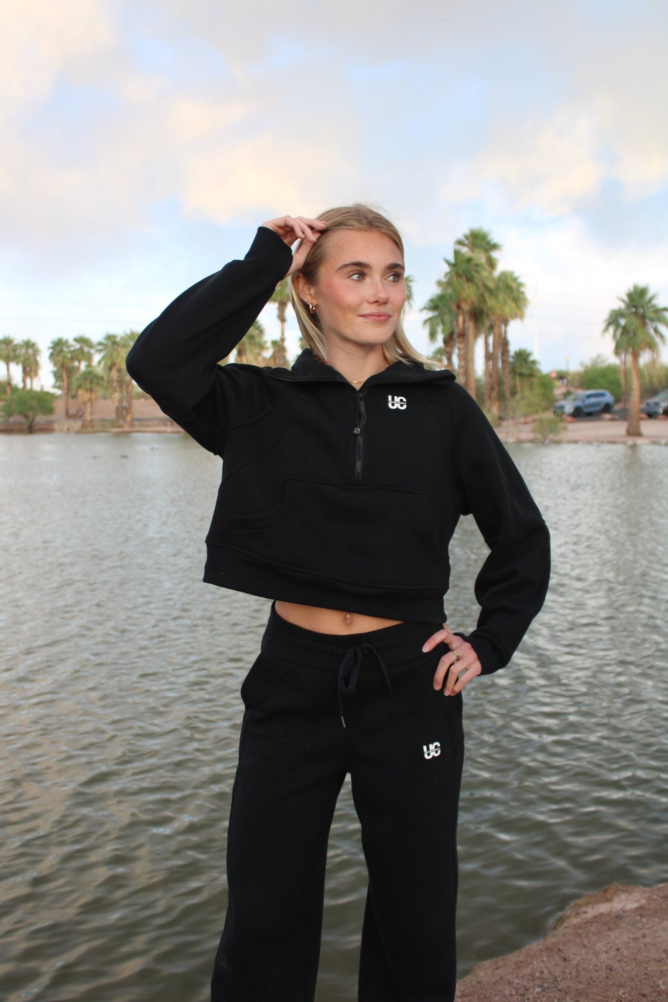 Midnight Half Zip - UncontainableUSA