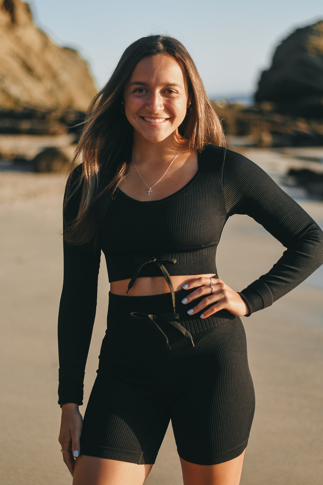 Shoelace longsleeve crop- black