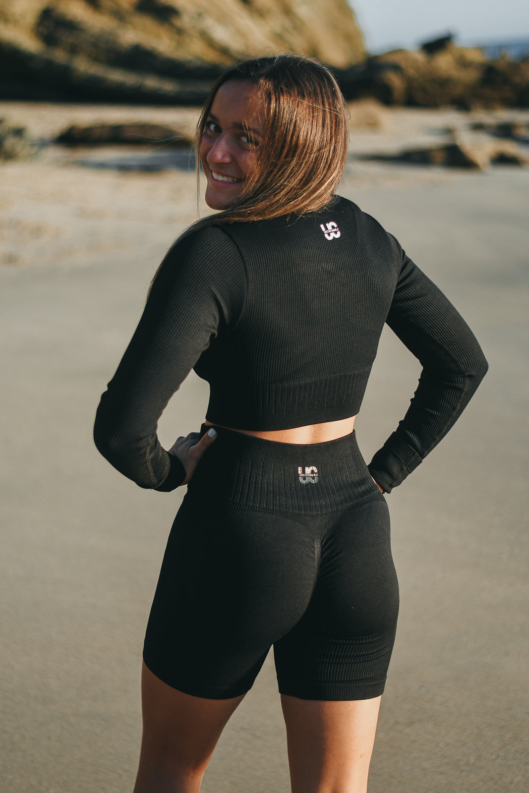 Shoelace longsleeve crop- black